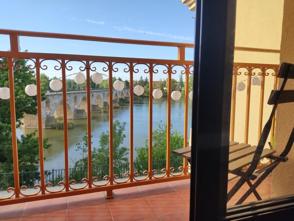 A Los Ojos Del Rio Duero Zamora Buitenkant foto
