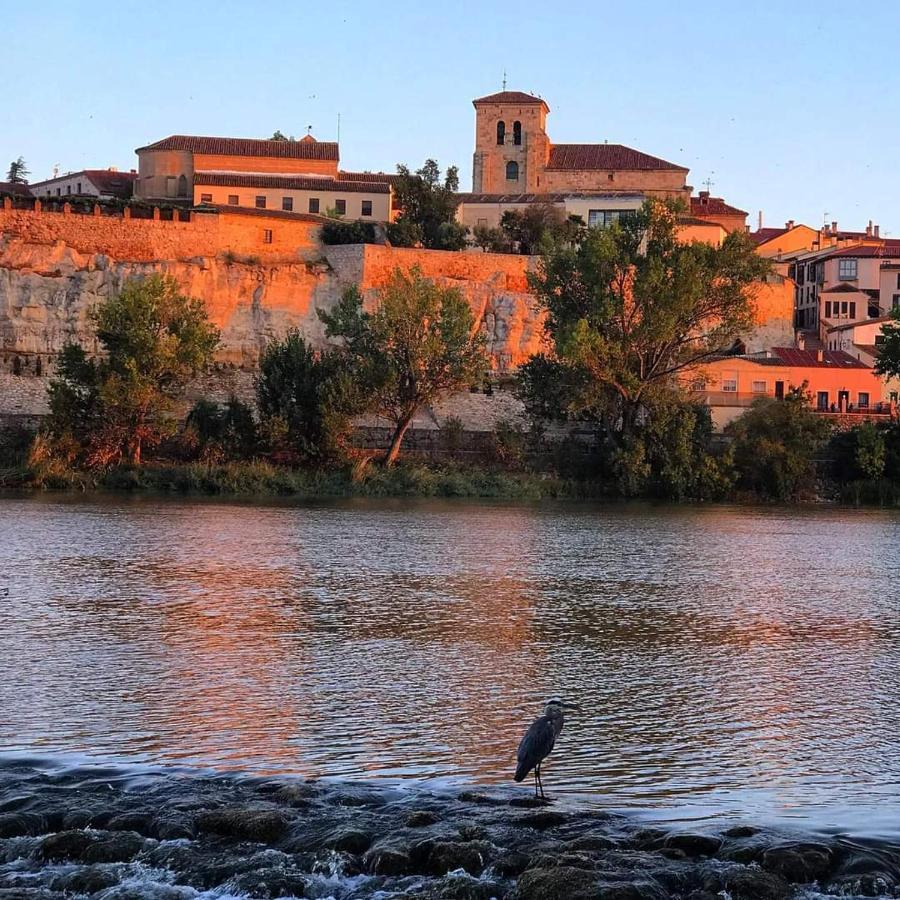 A Los Ojos Del Rio Duero Zamora Buitenkant foto