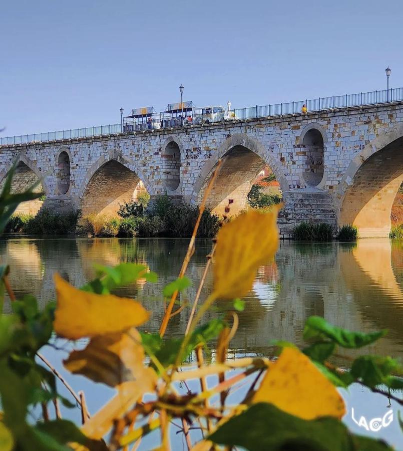A Los Ojos Del Rio Duero Zamora Buitenkant foto