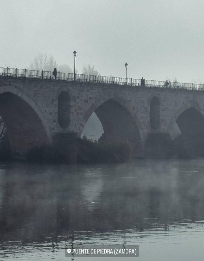 A Los Ojos Del Rio Duero Zamora Buitenkant foto